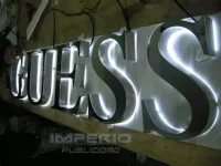 letras-3d-acero-inoxidable-iluminacion-led-halo-cdmx Letras 3D de acero inoxidable con iluminación LED posterior tipo halo fabricadas en CDMX