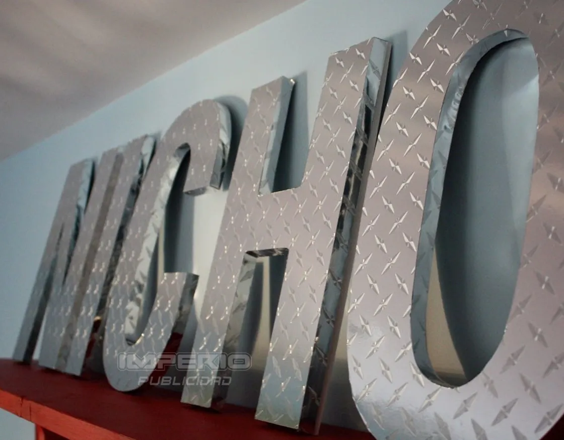 letras-3d-lamina-diamantada-aluminio-industrial-cdmx Letras 3D fabricadas en lámina diamantada de aluminio con acabado industrial brillante CDMX